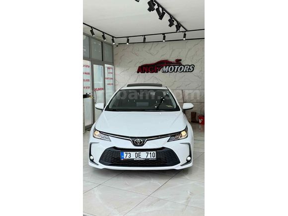 Sahibinden Toyota Corolla 1.5 Dream X-Pack 2023 Model  4.500 km Beyaz
