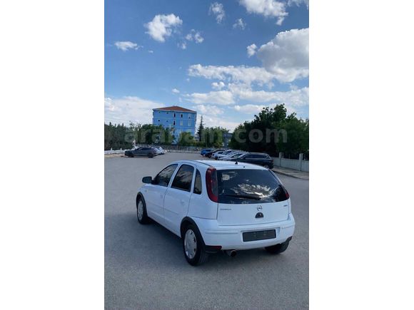 Opel Corsa 1.3 CDTI Essentia 2005 Model 
