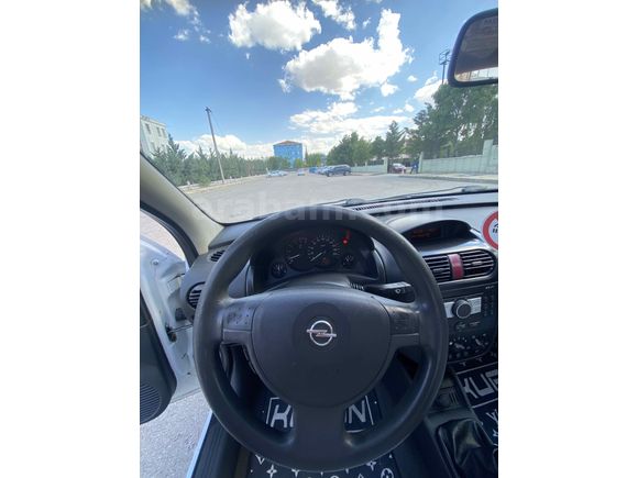 Opel Corsa 1.3 CDTI Essentia 2005 Model 