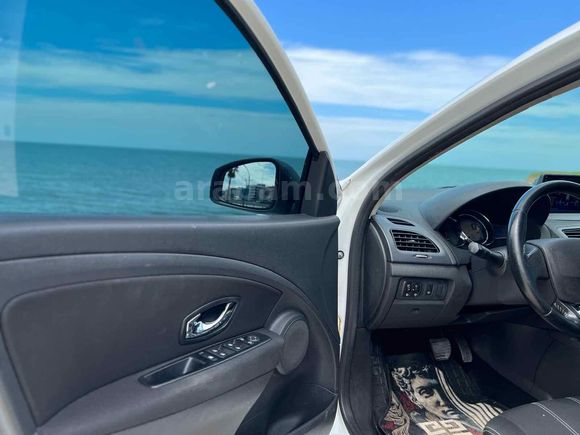 Galeriden Renault Fluence 1.5 dCi Touch 2015 Model Giresun