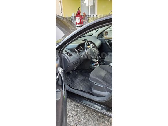 Sahibinden Renault Megane 1.6 Authentique 2005 Model  293.200 km Siyah