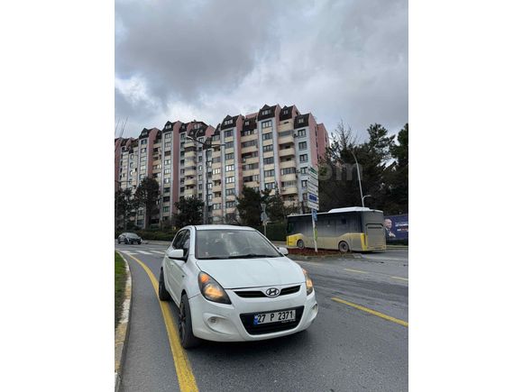 Sahibinden Hyundai i20 1.4 CRDi Team 2011 Model 
