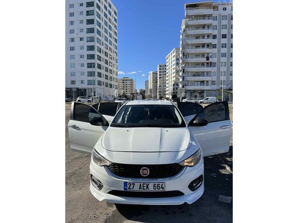 Öğretmenden emsallerinin altında otomatik ve düşük kilometreli egea 