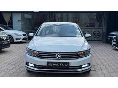 MUTLU OTOMOBİLDEN BAKIMLI PASSAT 1.6 TDİ CONFORT UZUN YOL KMLİ
