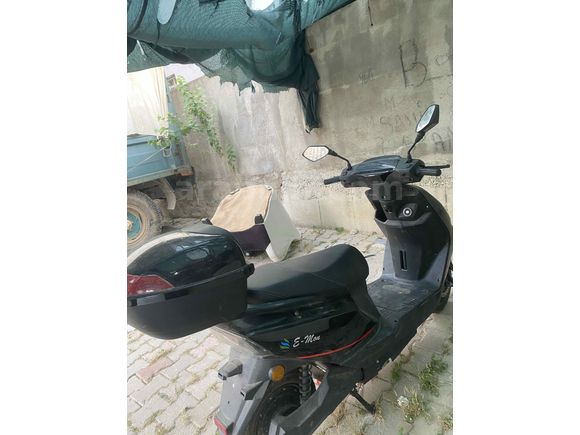 Acilll satılık elektrikli motosiklet pazarlık vardır