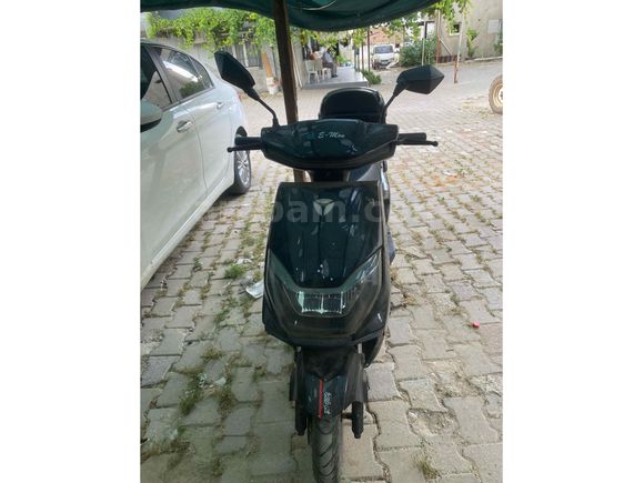 Acilll satılık elektrikli motosiklet pazarlık vardır