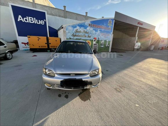 Sahibinden Hyundai Accent 1.5 LX 2000 Model  315.000 km Gri