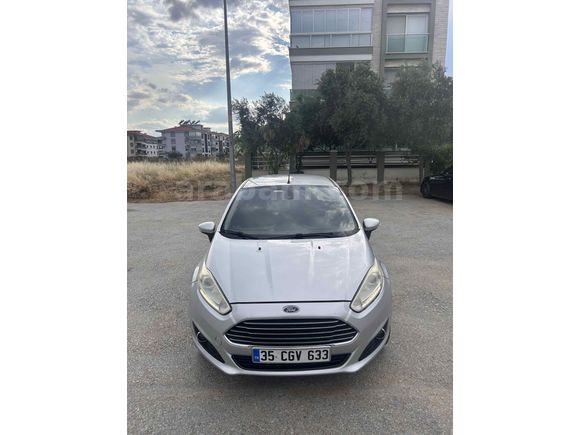 Sahibinden Ford Fiesta 1.5 TDCi Titanium 2013 Model  180.100 km Gri (titanyum)
