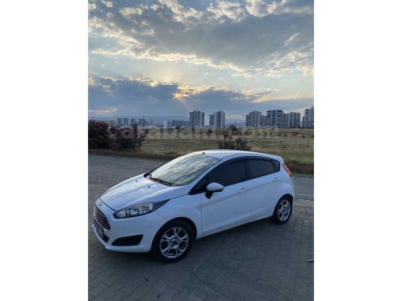 Sahibinden HATASIZ BOYASIZ DÜŞÜK KM MUAYENE YENİ Ford Fiesta 1.25 Trend X 2015 Model 