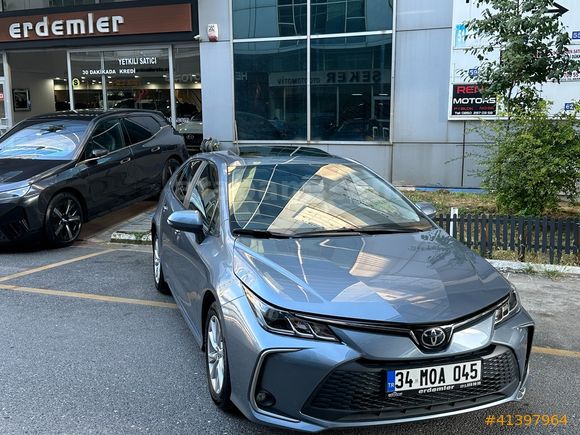 ERDEMLER'DEN 2024 TOYOTA COROLLA 1.5 125HP DREAM X-PACK SUNROOF
