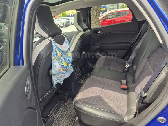 Sahibinden Renault Captur 1.3 TCe Icon 2023 Model 