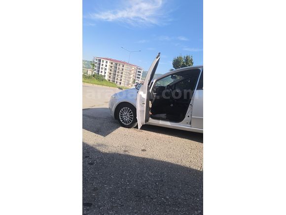 Sahibinden Fiat Linea 1.3 Multijet Active Plus 2012 Model  211.000 km Gri