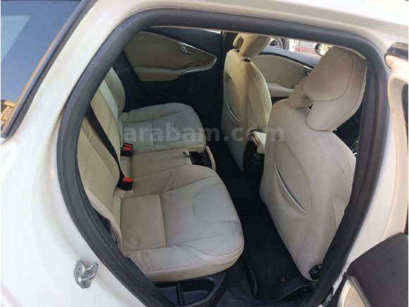Sahibinden Volvo V40 1.6 D Premium 2013 Model