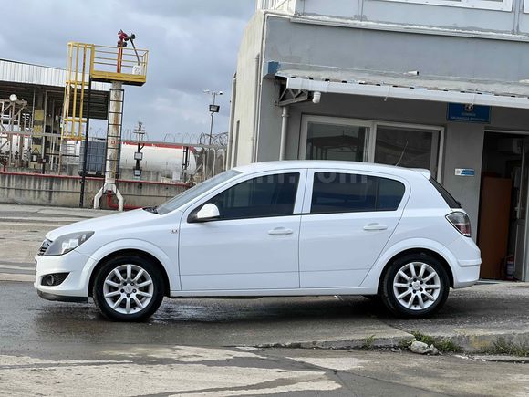 Memurdan Opel Astra 1.3 CDTI Essentia Konfor 2012 Model 