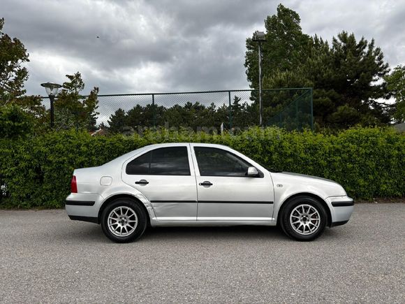 Volkswagen Bora 1.6 Bakımlı
