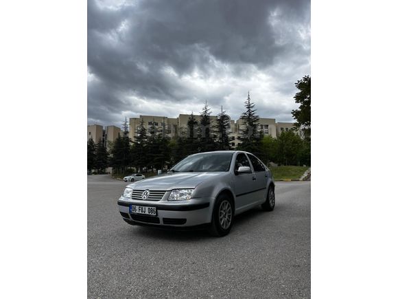 Volkswagen Bora 1.6 Bakımlı