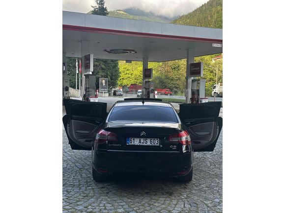 Sahibinden Citroen C5 1.6 e-HDi Executive 2012 Model  365.000 km Siyah