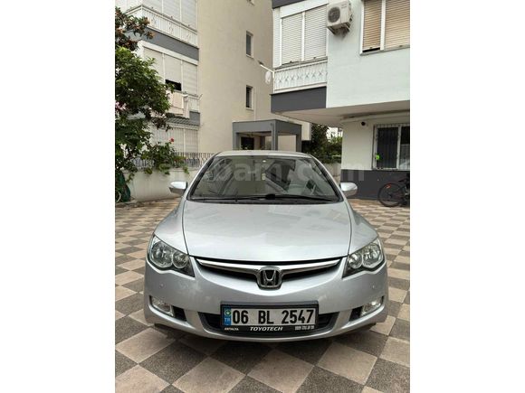 108 BİNDE OTOMATİK Honda Civic 1.6i VTEC Premium 2008 Model Antalya