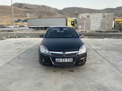 Sahibinden kazasız boyasız Astra 130.000 km Siyah