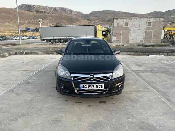 Sahibinden kazasız boyasız Astra 130.000 km Siyah