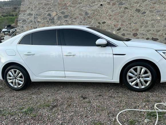 Sahibinden Renault Megane 1.5 Blue DCI Joy 2020 Model 