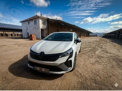 Sahibinden Renault Clio 1.0 TCe Techno Esprit Alpine 2025 Model Sinop 11000 km Beyaz servis bakımlı
