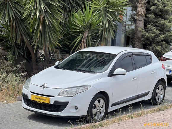 2011 + MEGANE + OTOMATİK + DÜŞÜK KM + KREDİYE UYGUN + KREDİ KART