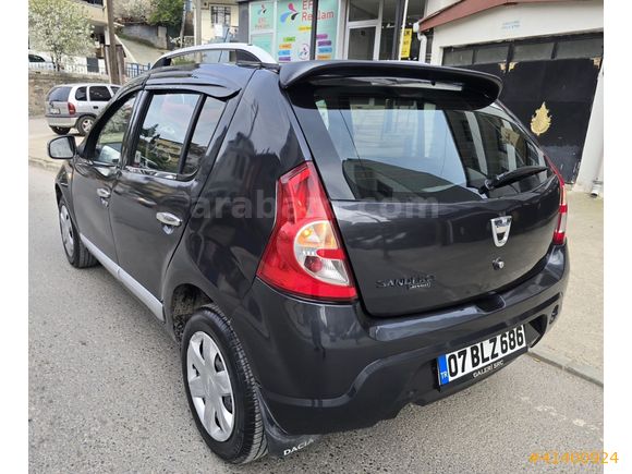 YENİ MUAYELİ BENZİN LPG'Lİ CAM GİBİ SANDERO