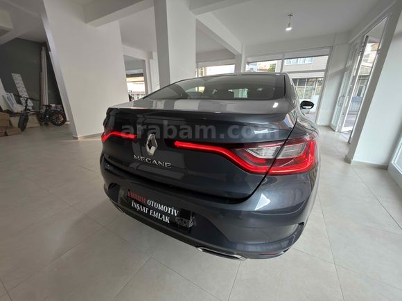 KURUM OTOMOTİV  Renault Megane 1.3 TCe Touch 2023 Model Hatasız