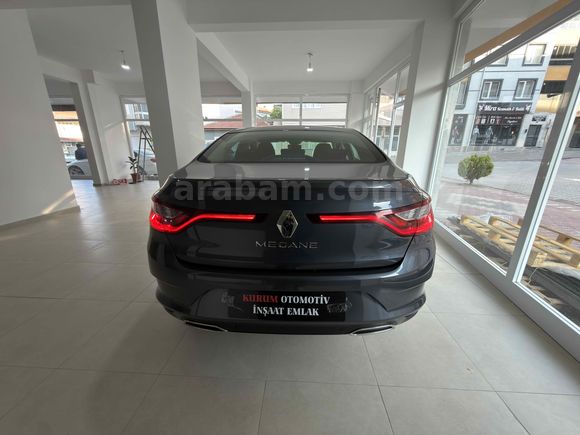 KURUM OTOMOTİV  Renault Megane 1.3 TCe Touch 2023 Model Hatasız