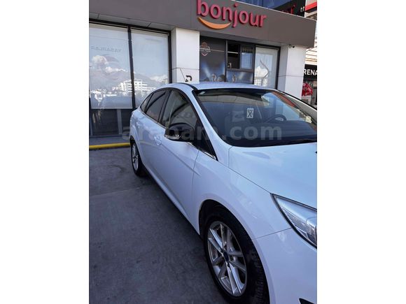 Sahibinden Ford Focus 1.6 Ti-VCT Trend X 2015 Model 