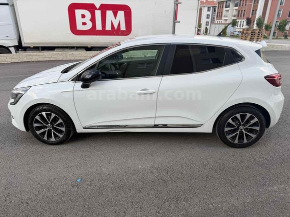  HATASIZ BOYASIZ Renault Clio 1.0 TCe Icon 2023 Model 