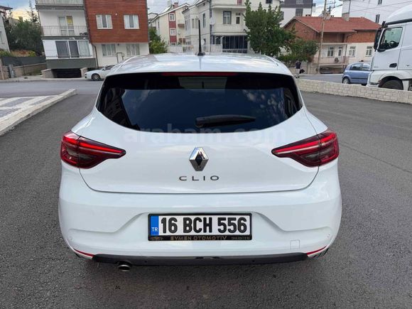  HATASIZ BOYASIZ Renault Clio 1.0 TCe Icon 2023 Model 