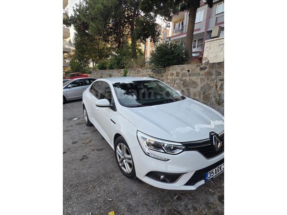 Doktordan İlk Sahibinden Yetkili Servis Bakımlı Renault Megane 1.3 TCe Joy EDC 2020