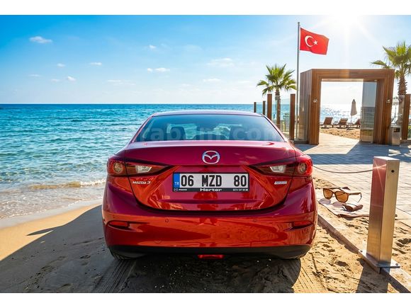 Özel plakalı Mazda 3 1.5 SkyActive-G Power 2015 