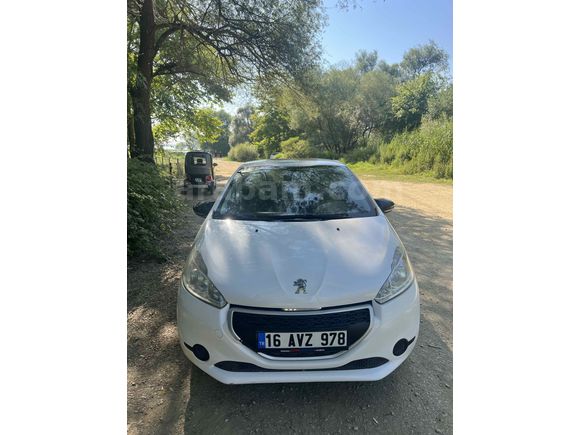 Sahibinden değişensiz düşük km Peugeot 208 1.0 VTi Access 2013 Model 