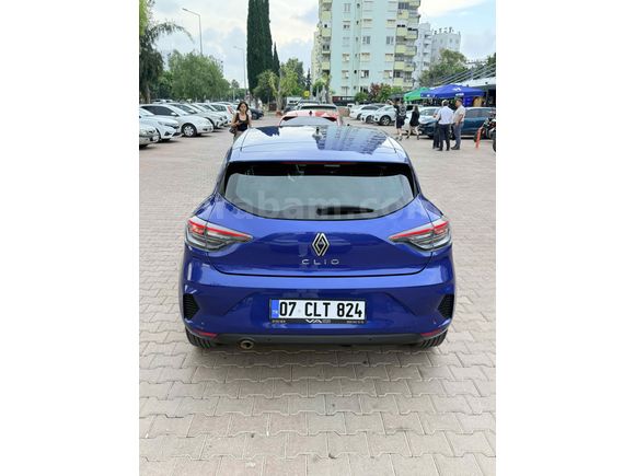 Sahibinden Renault Clio 1.0 TCe Evolution 2023 Model  14.000 km Lacivert