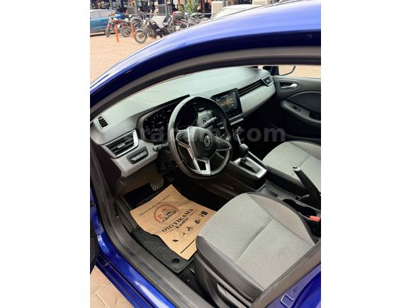 Sahibinden Renault Clio 1.0 TCe Evolution 2023 Model  14.000 km Lacivert