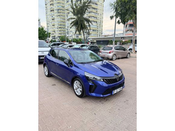 Sahibinden Renault Clio 1.0 TCe Evolution 2023 Model  14.000 km Lacivert