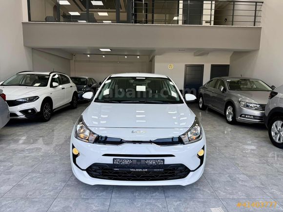 İLK ELDEN HATASIZ KİA RİO OTOMATİK YETKİLİ BAKIMLI