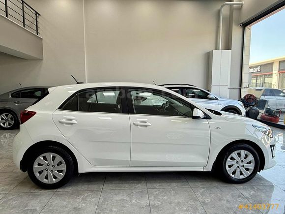 İLK ELDEN HATASIZ KİA RİO OTOMATİK YETKİLİ BAKIMLI