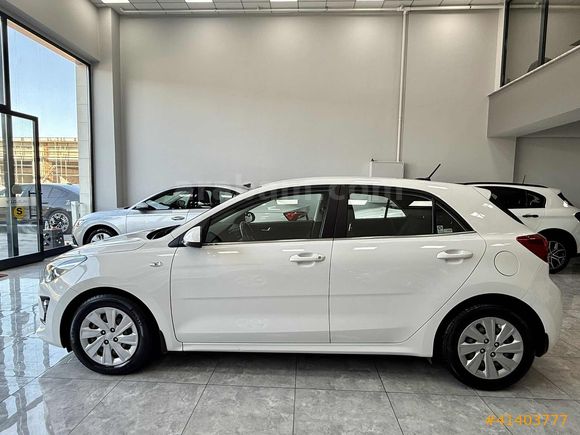 İLK ELDEN HATASIZ KİA RİO OTOMATİK YETKİLİ BAKIMLI