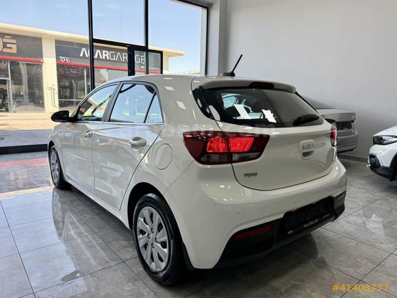 İLK ELDEN HATASIZ KİA RİO OTOMATİK YETKİLİ BAKIMLI
