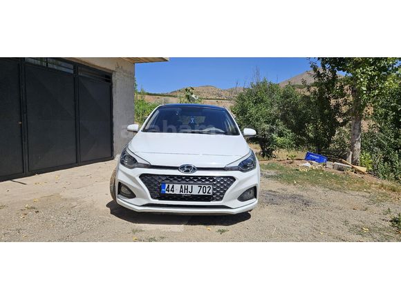 Sahibinden Hyundai i20 1.4 MPI Style 2019 Model