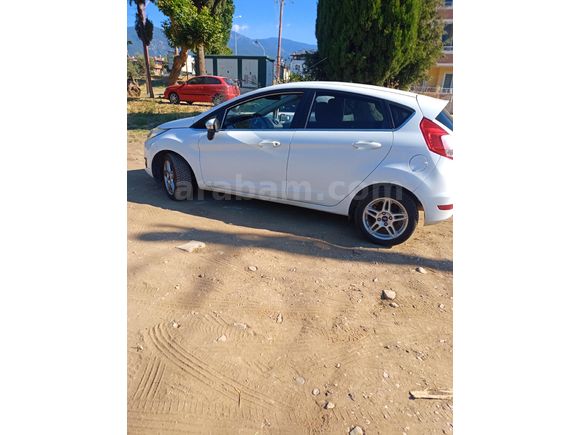 Sahibinden Ford Fiesta 1.4 Titanium 2015 Model