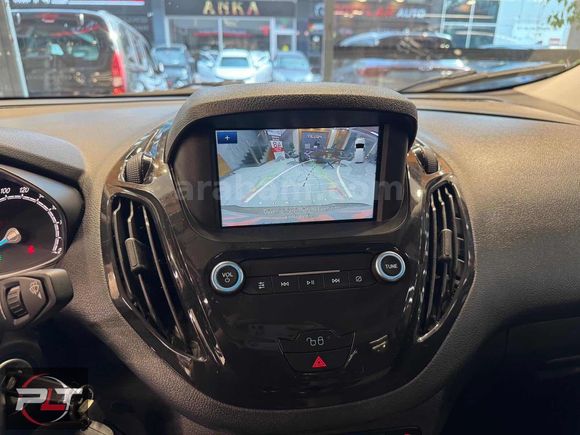 POLAT'TAN 2022 MODEL FORD COURİER TİTANİUM PLUS FUL+FULL SERİSİ