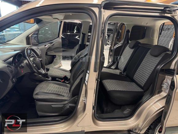 POLAT'TAN 2022 MODEL FORD COURİER TİTANİUM PLUS FUL+FULL SERİSİ