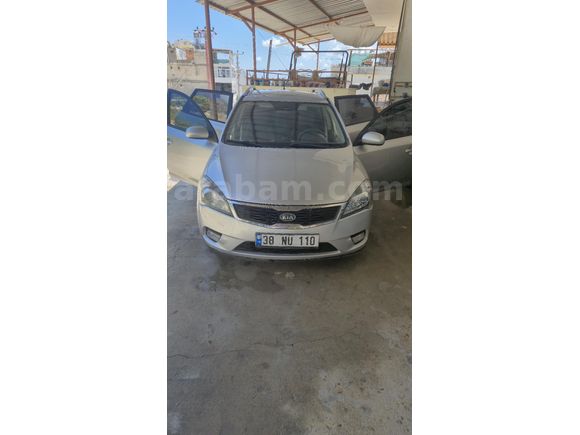 Sahibinden Kia Ceed 1.6 CRDi Cool SW 2011 Model