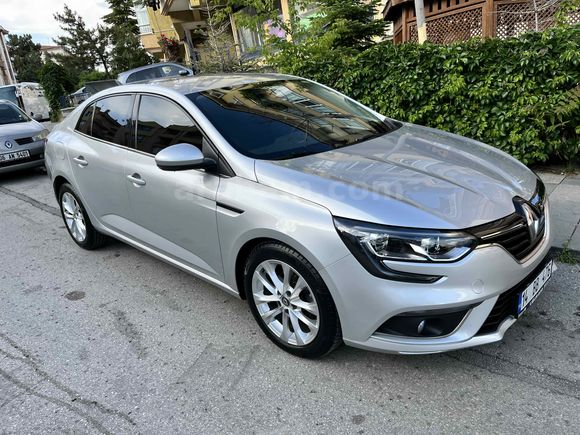 Sahibinden Renault Megane 1.5 Blue DCI Touch 2020 Model 