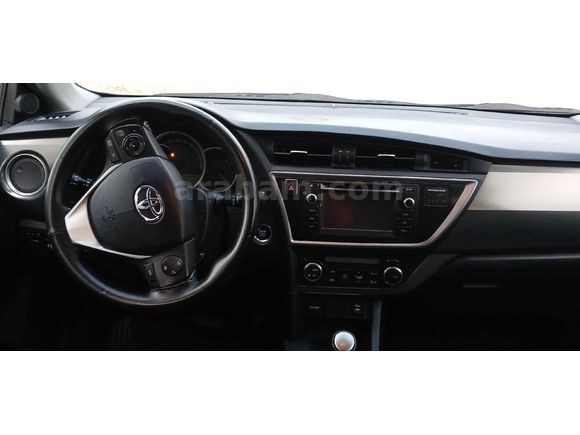 Galeriden Toyota Auris 1.4 D-4D Advance Skypack 2013 Model Afyonkarahisar